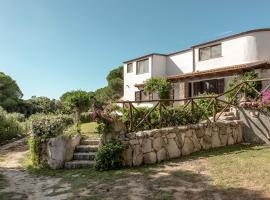 Exclusive Villa 100m from the Sea & private Garden، فندق في Conca Verde