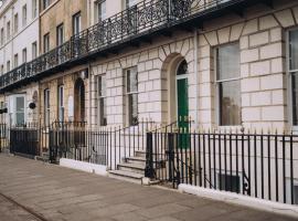 Pebble View - Central Cosy with Sea-Views, hotel i Weymouth