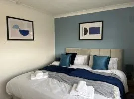 Perfect Contractor Home Wifi, Lounge, Snug