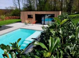 Pool House 85