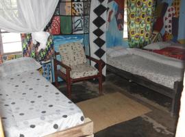 Room in BB - Red Rocks Rwanda - Triple Room, homestay di Nyakinama