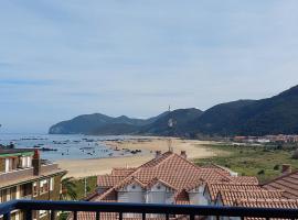 Playa Centro Piscina, hotel in Noja