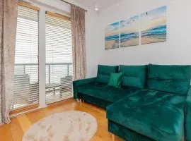 Nowa Letnica Apartament z Parkingiem i Balkonem przy Stadionie Polsat Plus Arena Gdańsk by Noclegi Renters