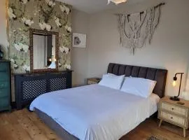 *Leamington Apartments* - George St - 3 bedroom townhouse