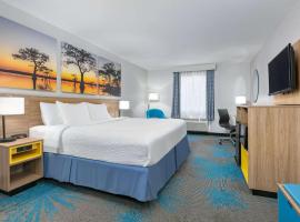 Days Inn & Suites by Wyndham Cabot, motel Cabotban