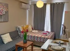 Condo in Lapu-Lapu wd 3 Pools free wifi&Netflix