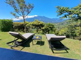 Private Coffee Estate Villa by Bocas del Mar, hotel u gradu 'Alto Boquete'