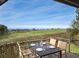 Stunning Home In Fårevejle With Kitchen, ξενοδοχείο σε Fårevejle