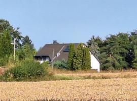 Bergblick-FeWo, hotel v destinaci Hohenstein-Ernstthal