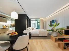 Modern Central Studio @ Savoy Residence Insular