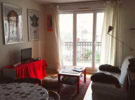 Appartement lumineux avec balcon, hôtel à Nogent-sur-Marne