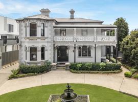 The Mansion, hotel near Newcastle Airport - NTL, Hamilton