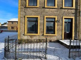 M Rooms - entire 1 bedroom, furnished pub flat, pet-friendly hotel in Kirk of Shotts