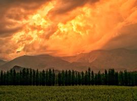 Bodega Alpasión Lodge y Glamping, glamping v mestu Tunuyán