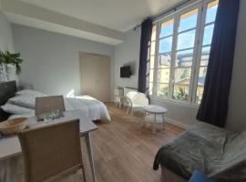 Studio proche lac, Hotel in Bagnoles-de-l’Orne