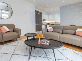 Modern 3 Bed Flat in Finchley