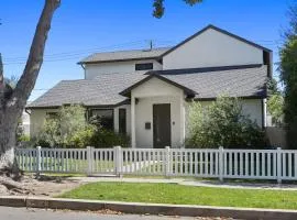 Modern Luxurious Dream Home Mar Vista, 4BDRMs, 4Baths, Kid & Pet Friendly, 10min to the beach!!