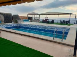 Magical Rosemary Chalet, chalet di Al Mashāriqah