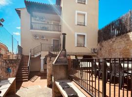 Apartamentos Rurales Flor de la Alcarria, hotel in Brihuega