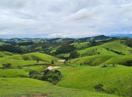 Chalé na Montanha, farm stay sa Cunha