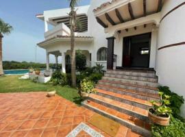 Villa Marina Smir avec piscine, cottage in Tetouan