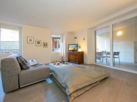 Antico Municipio - Happy Rentals, apartment in Ponte Tresa