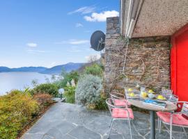 Casa Brighella - Happy.Rentals, hotel en Brissago