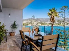Paradise deluxe apartment on the sea