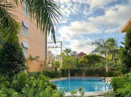 2 Bedroom and 1 Bedroom Apartments with Private Pool and Gym, appartamento a Città di Puerto Princesa