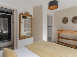 옹플뢰르에 위치한 가족 호텔 Studio et appartements Sainte Catherine