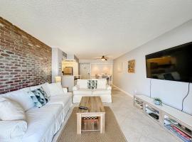 Beach Front Condo In Paradise Marco Island โรงแรมใกล้ Esplanade Shoppes ในมาร์โกไอส์แลนด์