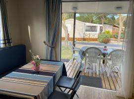 Mobilhome au coeur de la Camargue, Hotel in Le Grau-du-Roi