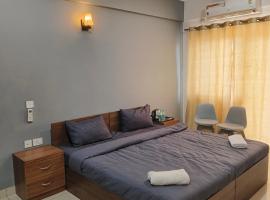 PLUTO HOMES GREATER NOIDA, appartamento a Greater Noida