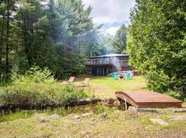 Chic Escale & Spa, cabin in Labelle