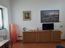 MansardHouse zona Bellagio, hotel v destinaci Magreglio