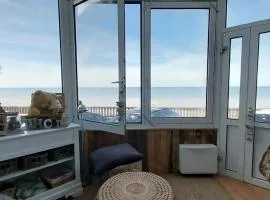 Maison de 3 chambres avec vue sur la mer balcon et wifi a Grandcamp Maisy
