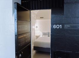 Saintlo Ottawa Jail Hostel, Hotel in Ottawa