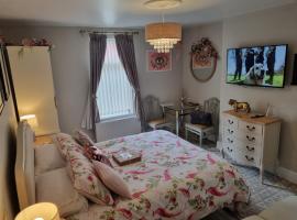 TIFFY'S PLACE Adult Guest House, hostal o pensión en Blackpool