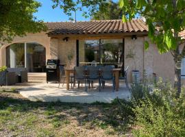 Villa Quinson, holiday home in Quinson