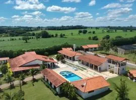 Sítio com Piscina e Área de Lazer Completa