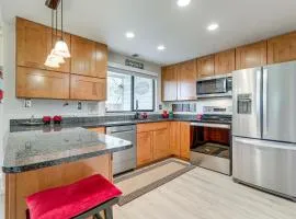 Work & Unwind! Stockton Townhome Near Med Centers