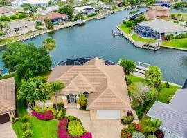 The Seahorse House I Wide Views on Tip Lot Minutes from the Gulf