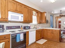Americana Cottage Closest Historic BnB to Benning, hotel v destinaci Columbus