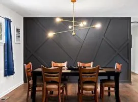 Elegant in Noir- Midcentury Modern Vibes