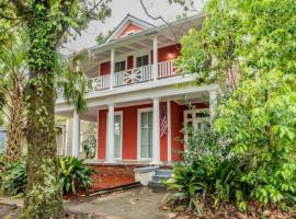 Pretty Peach Palace-Historic, Mins to Downtown, hotel en Mobile