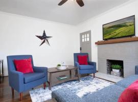 Norwood Nugget-Tee Off at Top Golf, Historic Charm, hotel in Birmingham