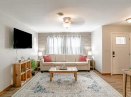 Wonderstruck on Wendover- 20 Mins to Downtown, hotel v destinaci Mobile