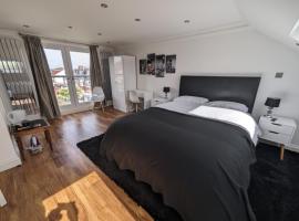 Luxury Hotel Rooms, hotel in Palmers Green