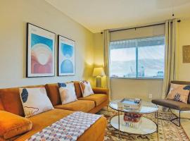 Nightsky Nest ※ Desert Getaway by Joshua Tree Park, hotel i Twentynine Palms