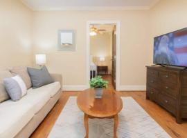 Near Downtown&Parks- The Cozy Guest Cottage，位于哥伦布的酒店
